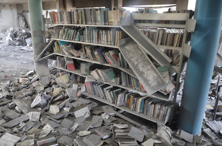  Gaza une bibliothque dvaste par les affrontements