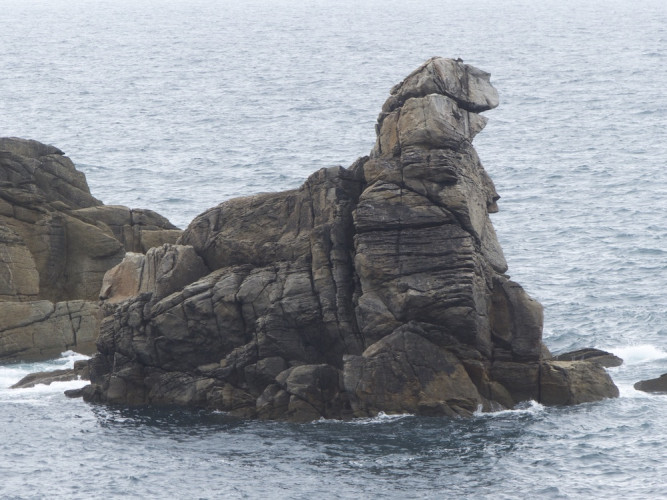 “Arc-boutée sur son socle, la presqu’île protège la baie de Quiberon” ActuaLitté