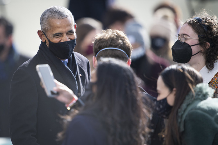 Censure de livres : Obama appelle à défendre le “coeur de la démocratie américaine”
