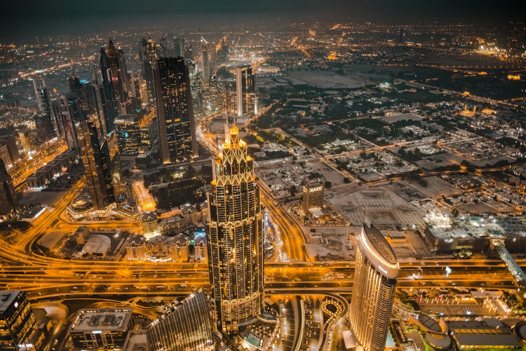 Dubaï : une ville à découvrir par les livres