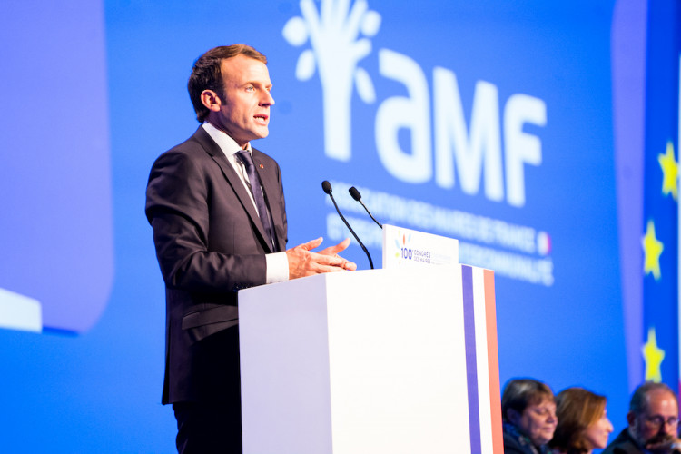 Emmanuel Macron annonce “une contribution” pour le livre d’occasion     ActuaLitté