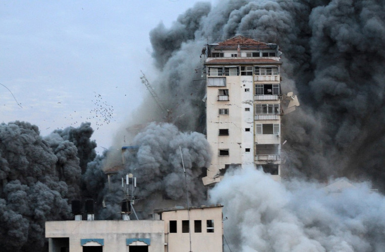 Gaza : une nouvelle bibliothèque part en fumée