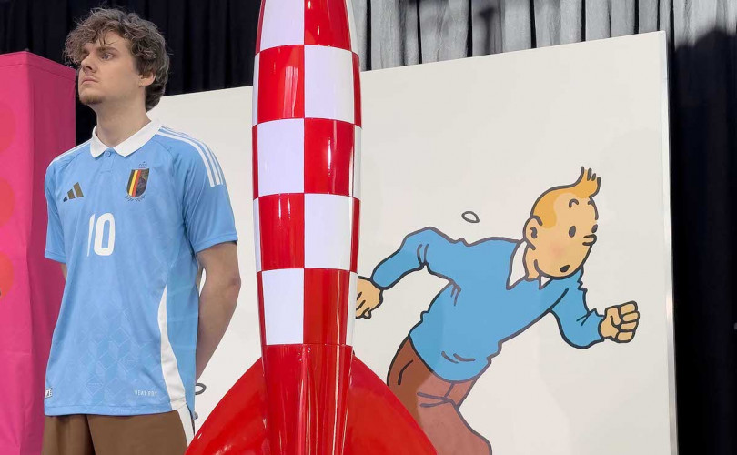 Tintin sur un terrain de foot, face à l'Angleterre, ce 26 mars