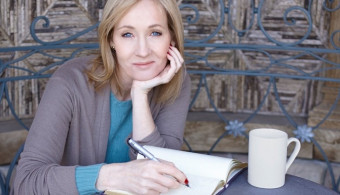 Héritage, avenir, livre : accusée de transphobie, Rowling répond