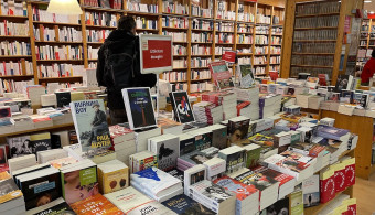 Les libraires réclament une “baisse drastique de la production” de livres