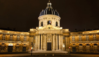 Une loi pour redonner “à l’Académie française ses lettres de noblesse”