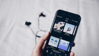 Livres audio : l'application Spotify cède aux pressions d'Apple