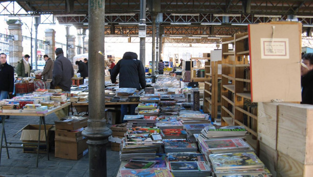 Vente de livres sur les marchés : un recours en référé devant le Conseil d'État