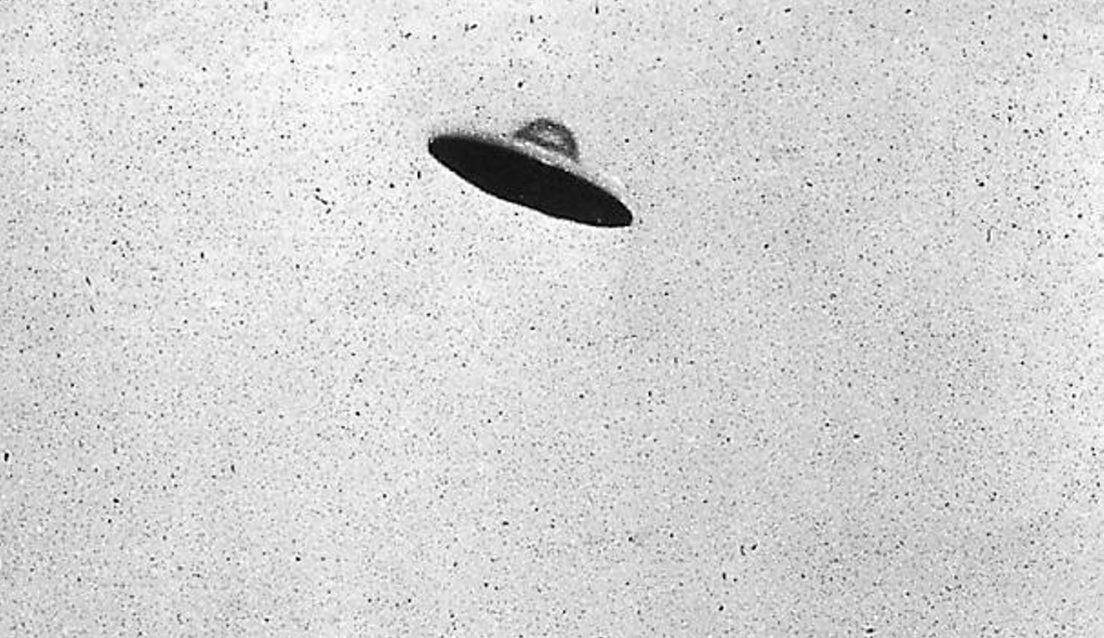 Une soucoupe volante présumée vue au-dessus de Passaic, New Jersey en 1952. Domaine public.